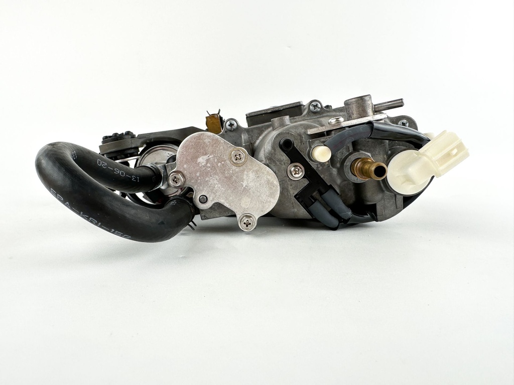 2013 Yamaha 350 HP 4 Stroke Outboard VST Float Chamber Assembly 6AW-14180-21-00 OEM