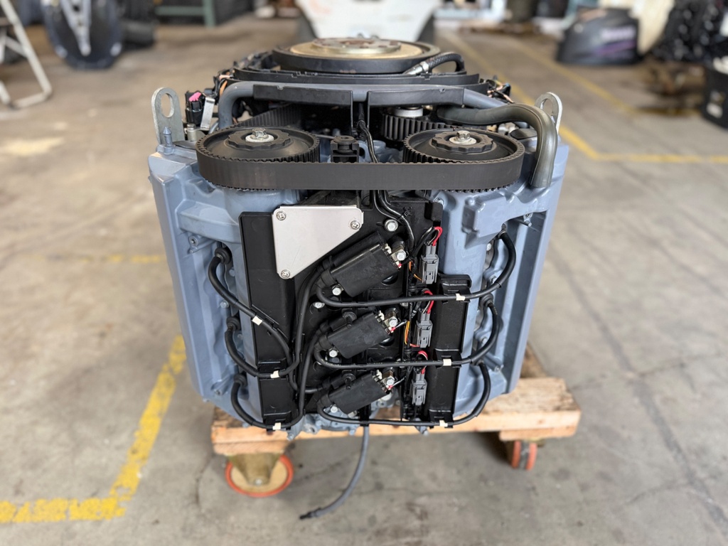 2003 Yamaha F225 225HP 3.3L 4 Stroke Outboard Powerhead  995 Hours