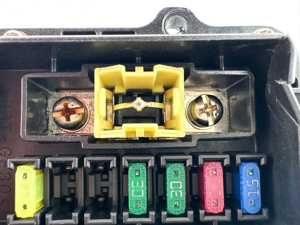 2014 Yamaha 200 HP 4 Stroke Outboard Fuse Box 6DA-82170-00-00 OEM