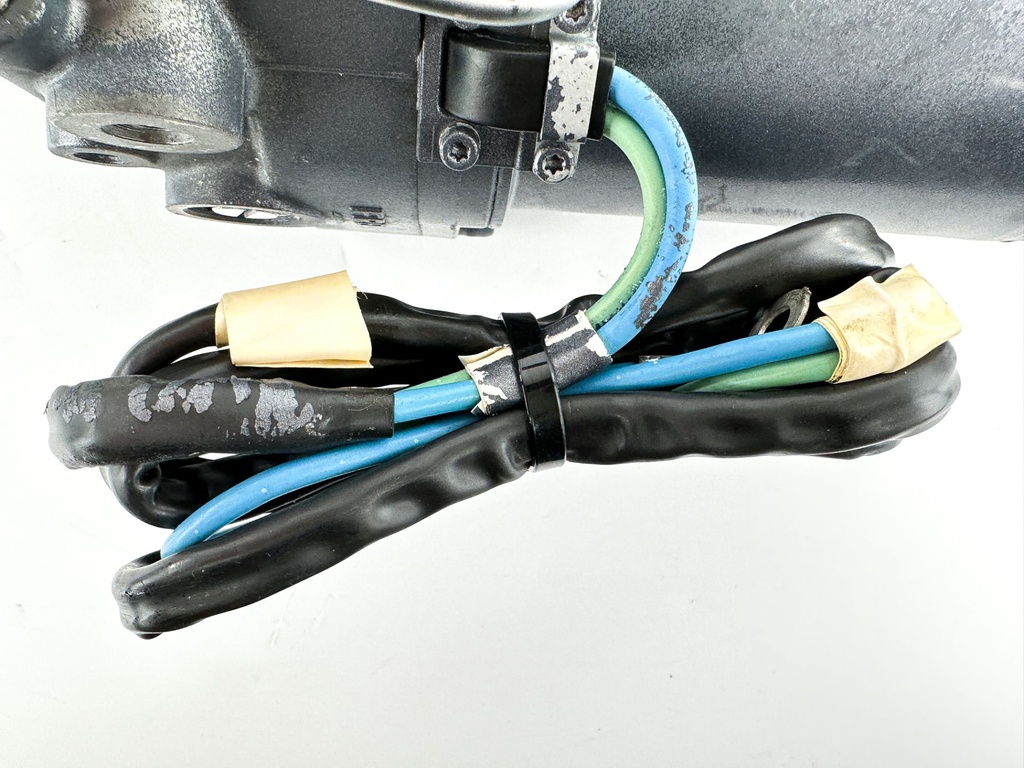 02-18 Yamaha 200 225 250 300 HP 4 Stroke Outboard Power Trim Tilt Unit