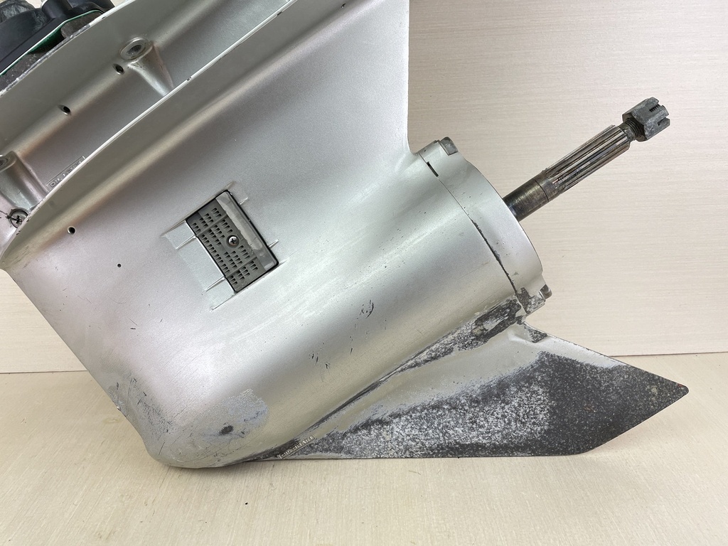 2005 Honda 225HP 4 Stroke Outboard 25" Lower Unit Gear Case RH 06411-ZY3-617ZA