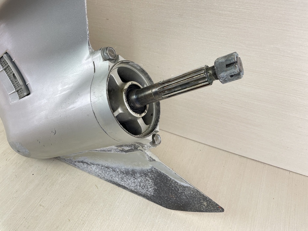 2005 Honda 225HP 4 Stroke Outboard 25" Lower Unit Gear Case RH 06411-ZY3-617ZA