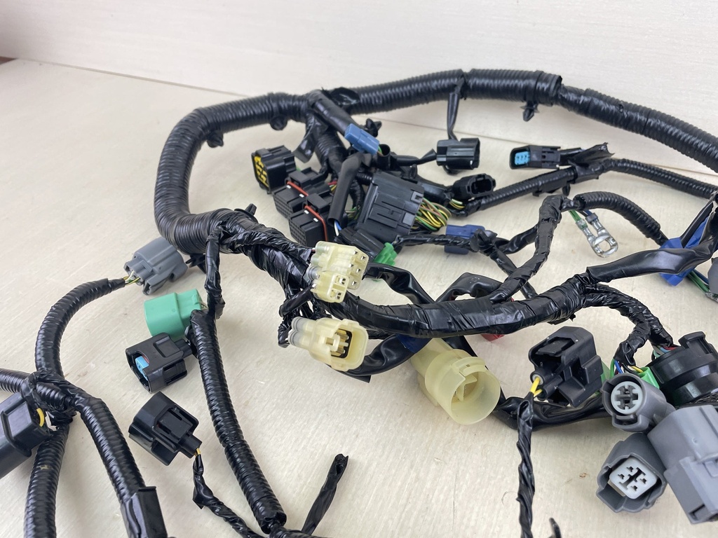 2005 Honda 225HP 4 Stroke Outboard Engine Wire Harness 32100-ZY3-020