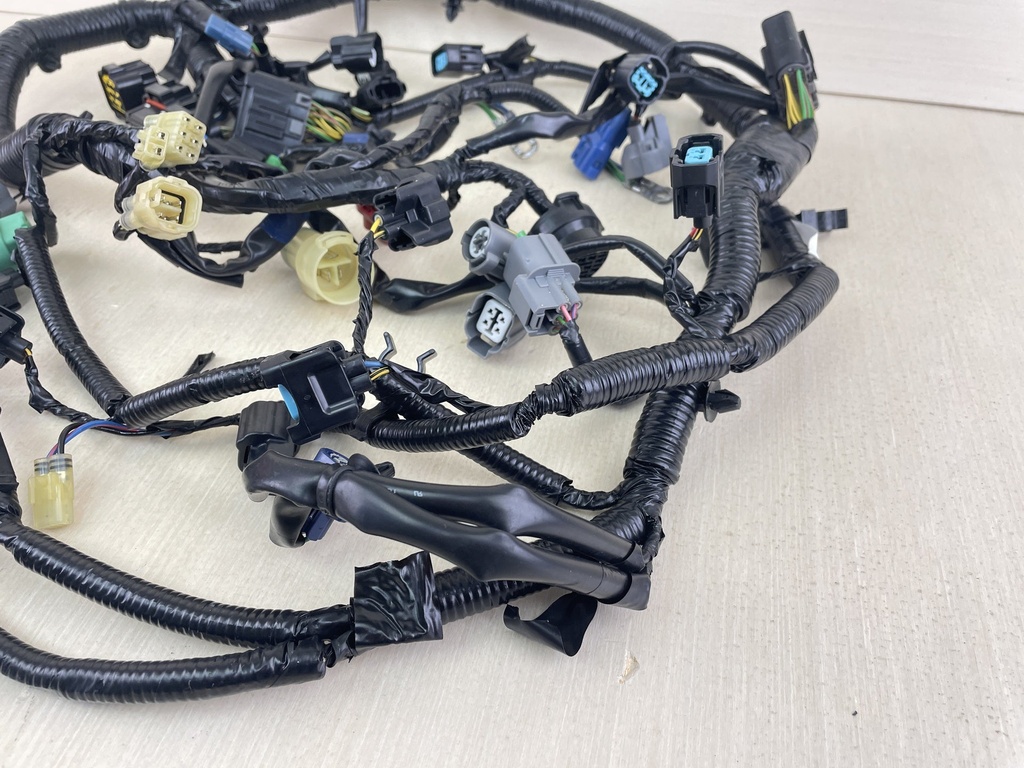 2005 Honda 225HP 4 Stroke Outboard Engine Wire Harness 32100-ZY3-020