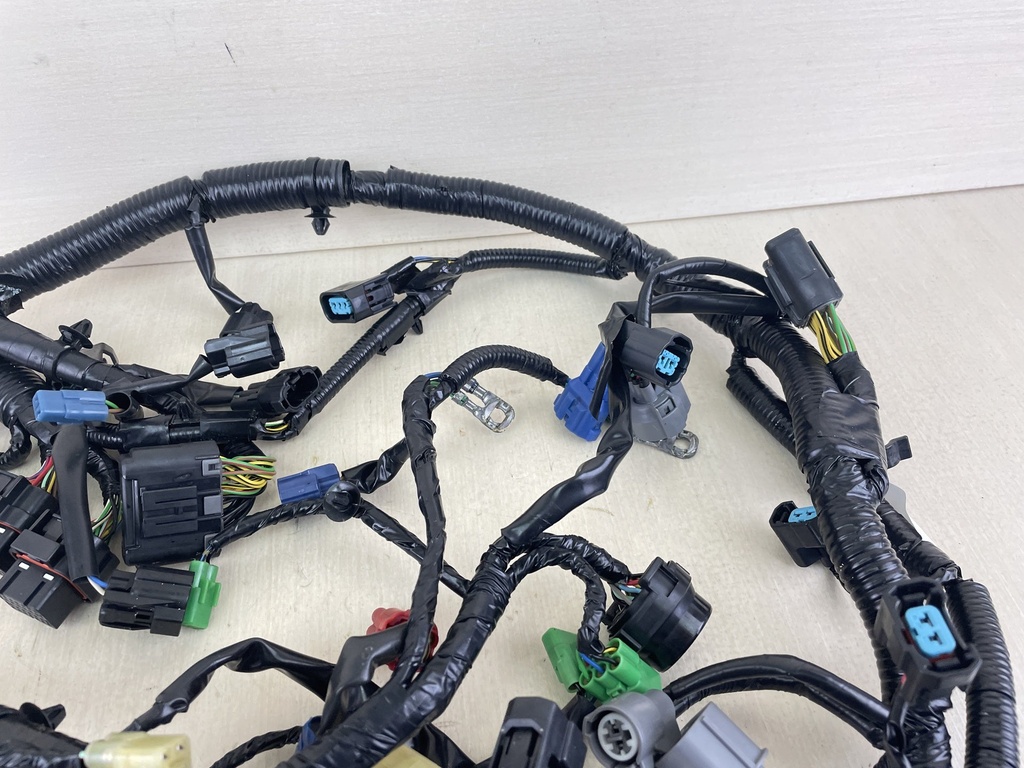 2005 Honda 225HP 4 Stroke Outboard Engine Wire Harness 32100-ZY3-020