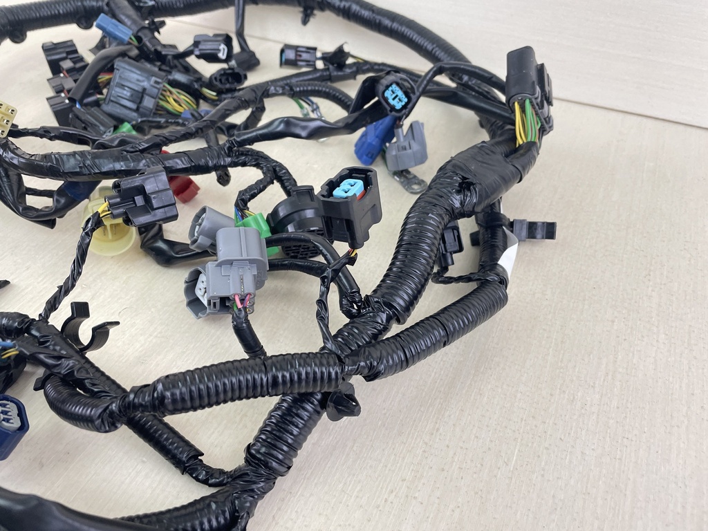 2005 Honda 225HP 4 Stroke Outboard Engine Wire Harness 32100-ZY3-020