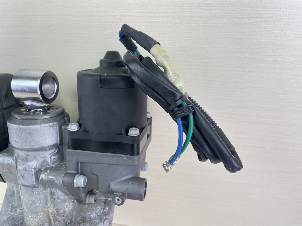 2002 + Honda 90 115 130 135 150 200 225 HP Outboard Power Trim Tilt Unit 56000-ZY3-063