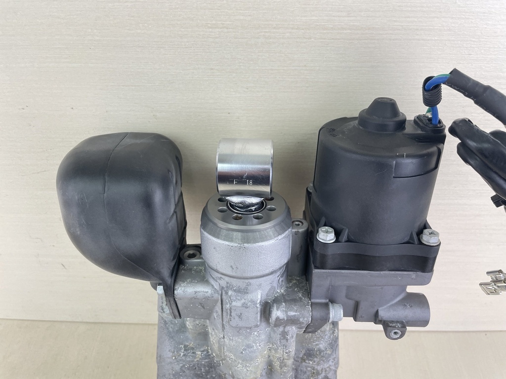 2002 + Honda 90 115 130 135 150 200 225 HP Outboard Power Trim Tilt Unit 56000-ZY3-063