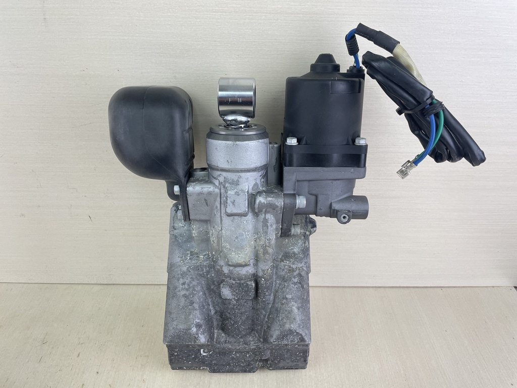 2002 + Honda 90 115 130 135 150 200 225 HP Outboard Power Trim Tilt Unit 56000-ZY3-063