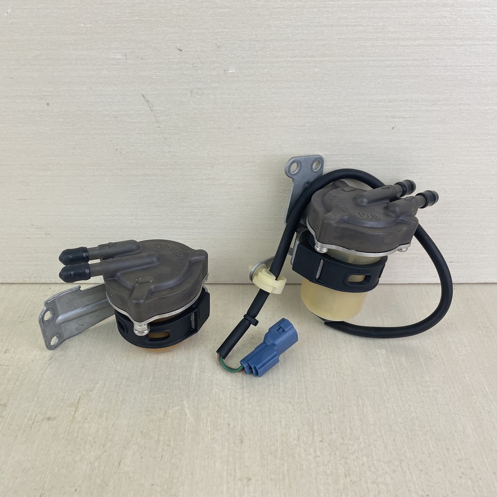 2005 Honda 225HP 4 Stroke Outboard Water Separator & Fuel Filter Assembly 16800-ZY3-003