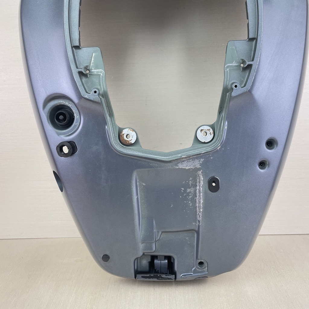 2002 Yamaha 200HP 2 Stroke Outboard Bottom Lower Pan Cowling 64D-42711-01-8D