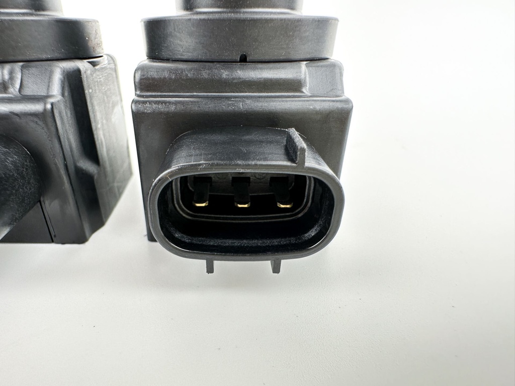 2012 Yamaha 250 HP 4 Stroke Outboard Ignition Coil Set 6CB-82310-00-00 OEM