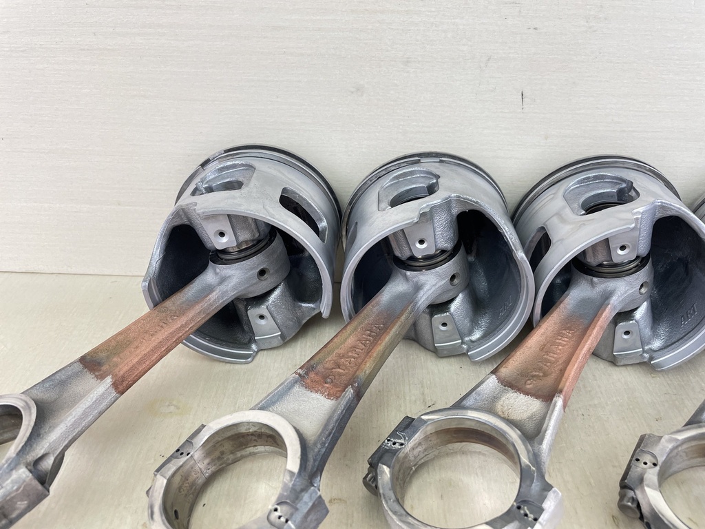 2002 Yamaha 200HP 2 Stroke Outboard Piston & Connecting Rod Set Of 5