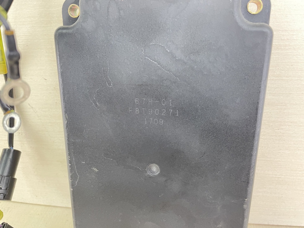 2002 Yamaha 200HP 2 Stroke Outboard CDI C.D.I. Unit Assembly ECU 67H-85540-01-00