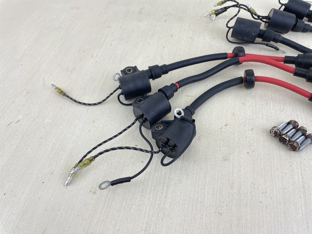 2002 Yamaha 200HP 2 Stroke Outboard Ignition Coil Assembly Set 61A-85570-00-00