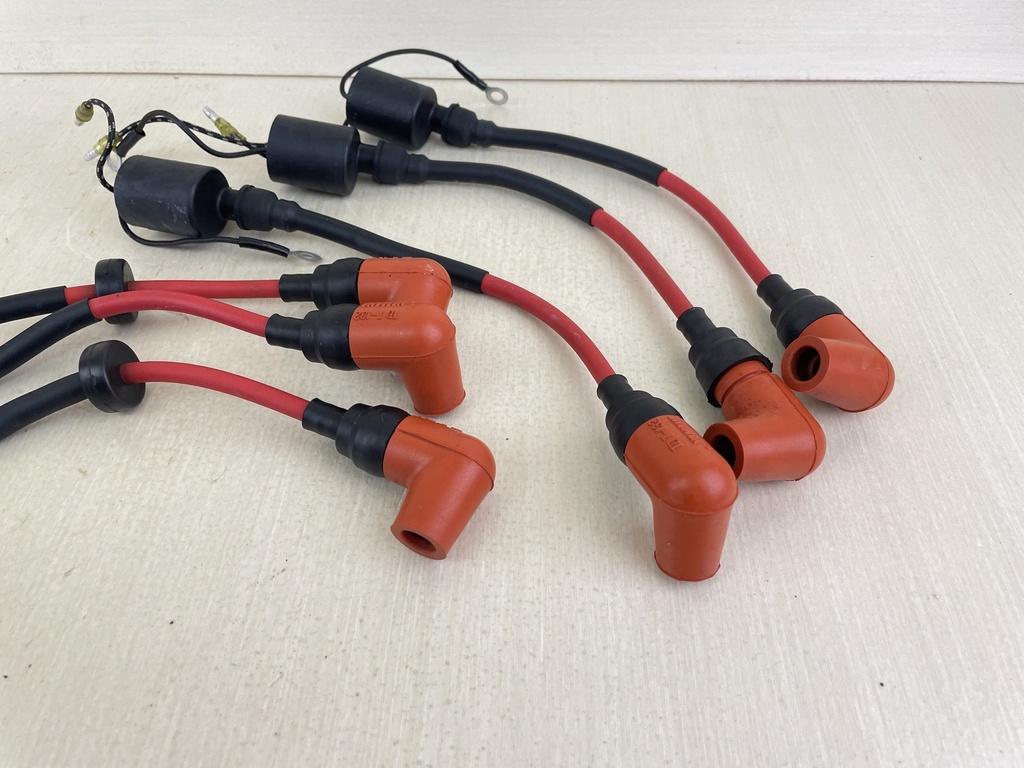 2002 Yamaha 200HP 2 Stroke Outboard Ignition Coil Assembly Set 61A-85570-00-00