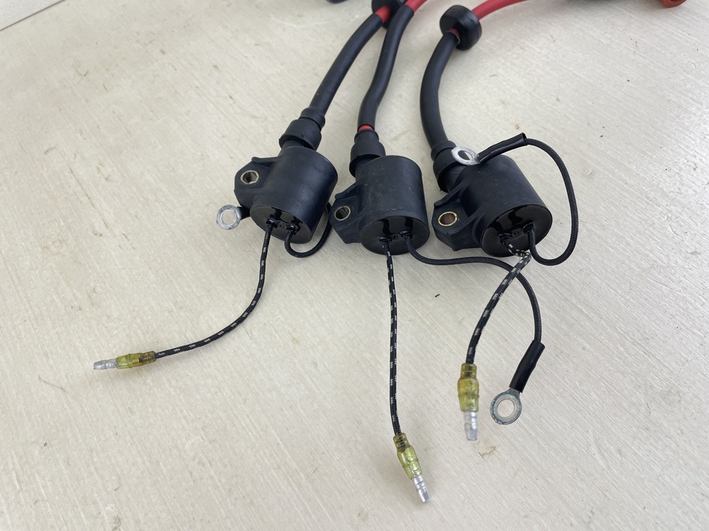 2002 Yamaha 200HP 2 Stroke Outboard Ignition Coil Assembly Set 61A-85570-00-00