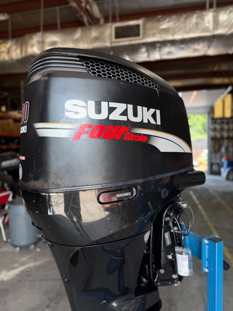 2007 Suzuki 200HP V6 4 Stroke Outboard Engine 25" Shaft - Needs Work