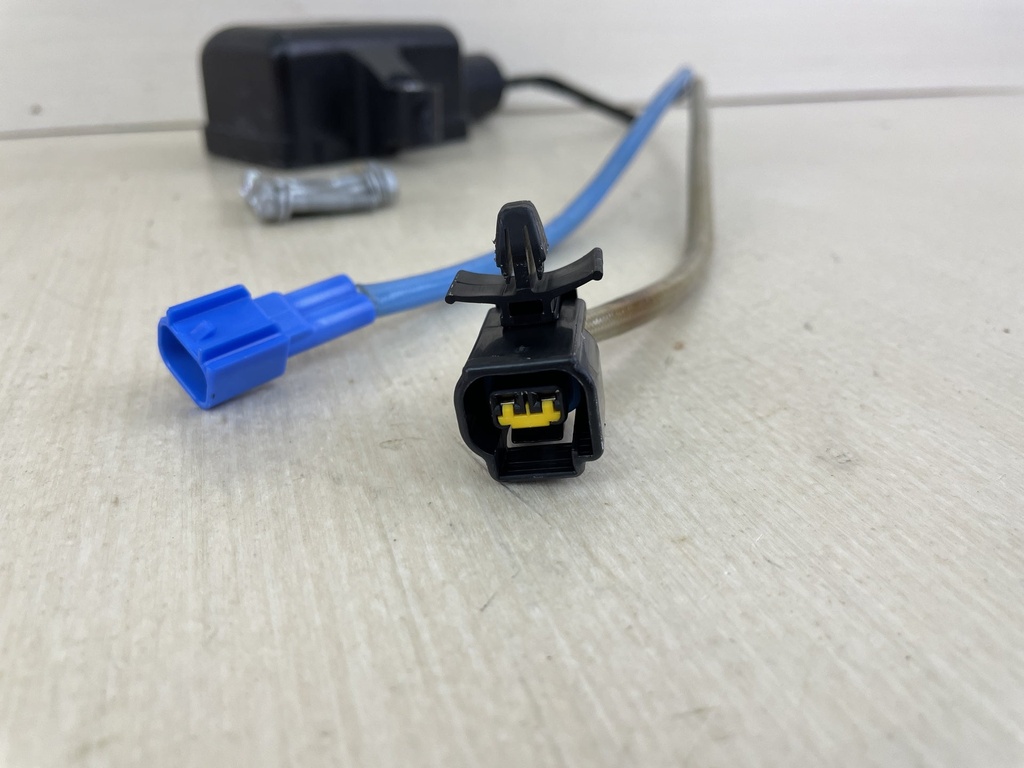 2002 Yamaha 200HP OX66 2 Stroke Outboard O2 Oxygen Sensor 67H-8592A-01-00 