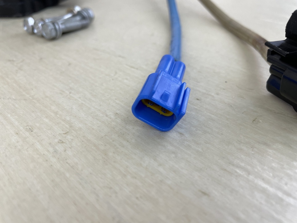 2002 Yamaha 200HP OX66 2 Stroke Outboard O2 Oxygen Sensor 67H-8592A-01-00 