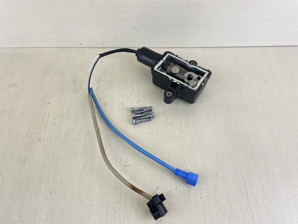 2002 Yamaha 200HP OX66 2 Stroke Outboard O2 Oxygen Sensor 67H-8592A-01-00 