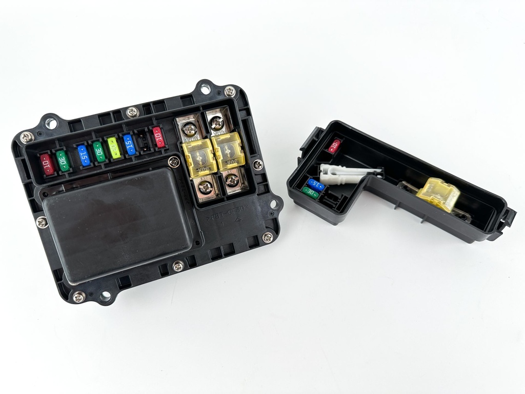 2017 Yamaha 350 HP 4 Stroke Outboard Fuse Box 6AW-82170-03-00 OEM