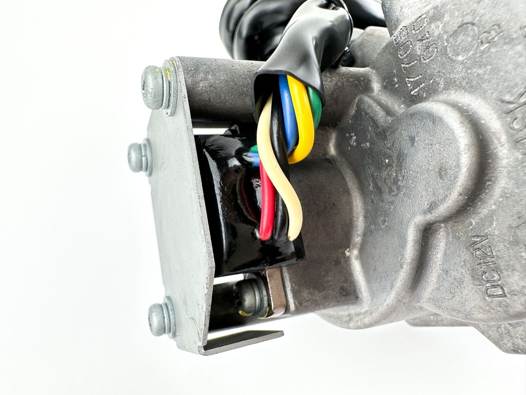 2017 Yamaha 350 HP 4 Stroke Outboard Shift Actuator 6AW-4820A-11-00 OEM
