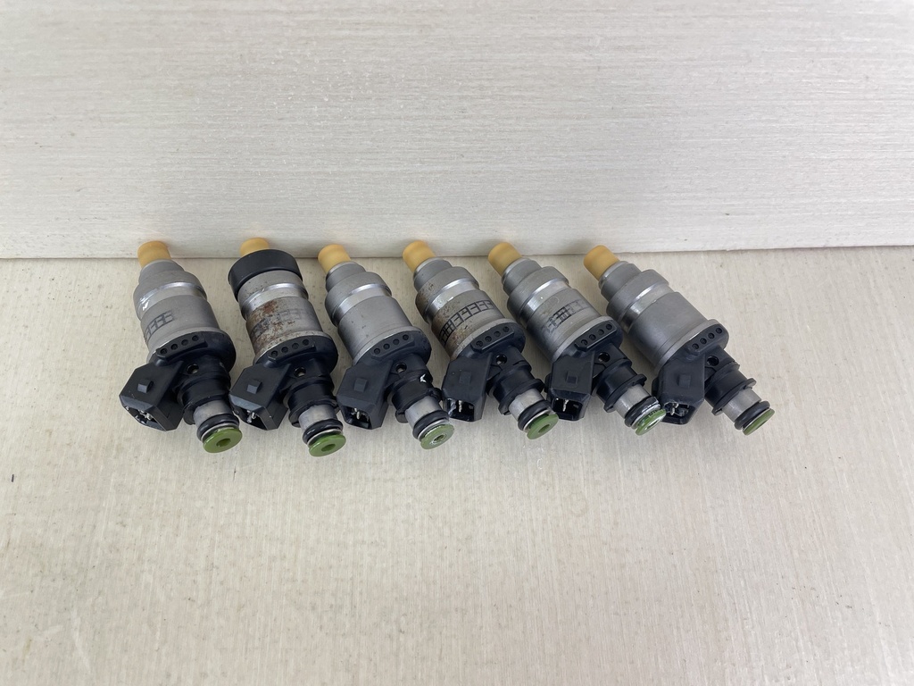 2002 Yamaha 200HP 2 Stroke Outboard Fuel Injector Set Assembly 65L-13761-00-00