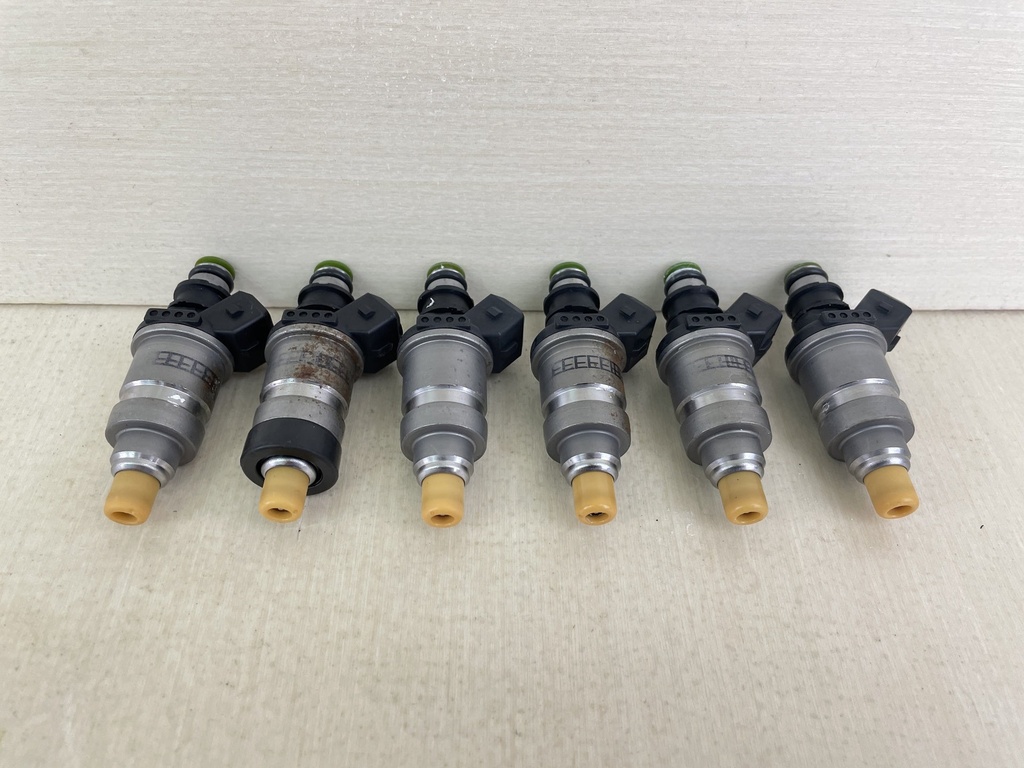 2002 Yamaha 200HP 2 Stroke Outboard Fuel Injector Set Assembly 65L-13761-00-00