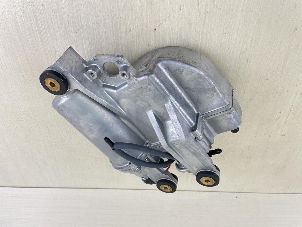 2002 Yamaha 200HP 2 Stroke OX66 Outboard VST Float Chamber Assembly 66K-14182-02-00