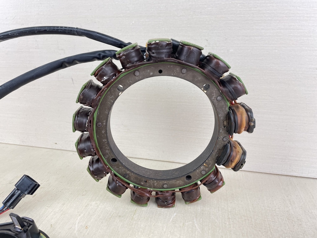 2002 Yamaha 200HP 2 Stroke OX66 Outboard Stator Pulser Coil Assembly 65L-85510-00-00