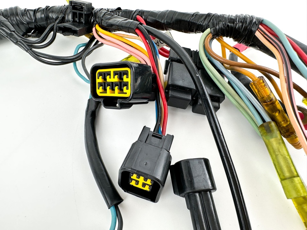 2001 Yamaha 100 HP 4 Stroke Outboard Engine Wire Harness 67F-82590-01-00 OEM