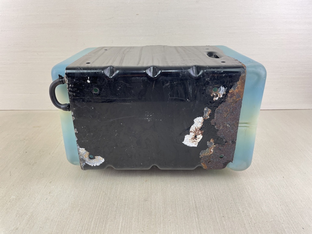 2002 Yamaha 200HP 2 Stroke Outboard Remote Oil Tank Reservoir 61A-21708-21-00