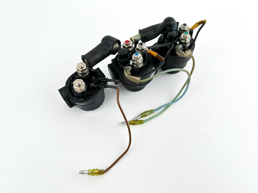 2001 Yamaha 100 HP 4 Stroke Outboard Trim Tilt Relay 6E5-8195B-01-00 OEM