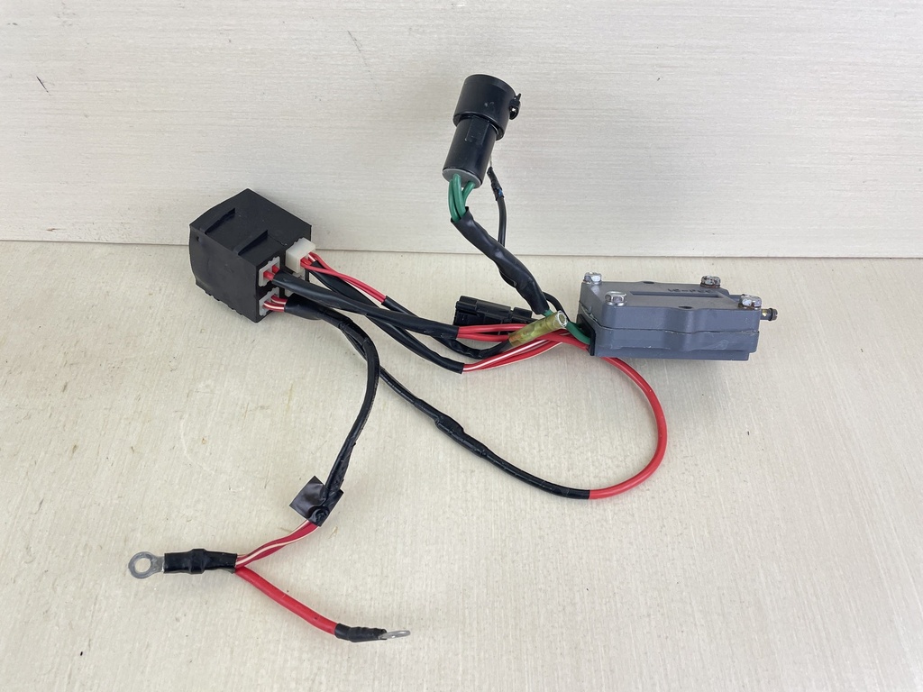 2002 Yamaha 200HP 2 Stroke Outboard Rectifier Regulator Assembly 67H-81960-00-00