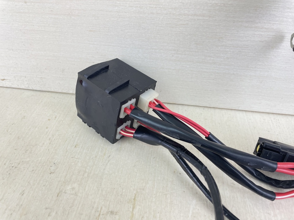 2002 Yamaha 200HP 2 Stroke Outboard Rectifier Regulator Assembly 67H-81960-00-00