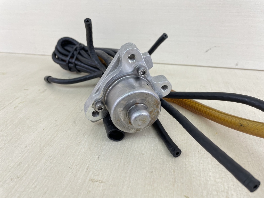 Mercury 200 225 HP 2 Stroke Optimax DFI Outboard Oil Pump Assembly 857149T