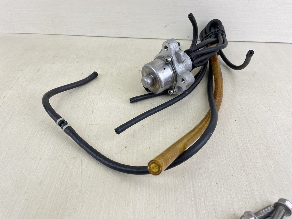 Mercury 200 225 HP 2 Stroke Optimax DFI Outboard Oil Pump Assembly 857149T