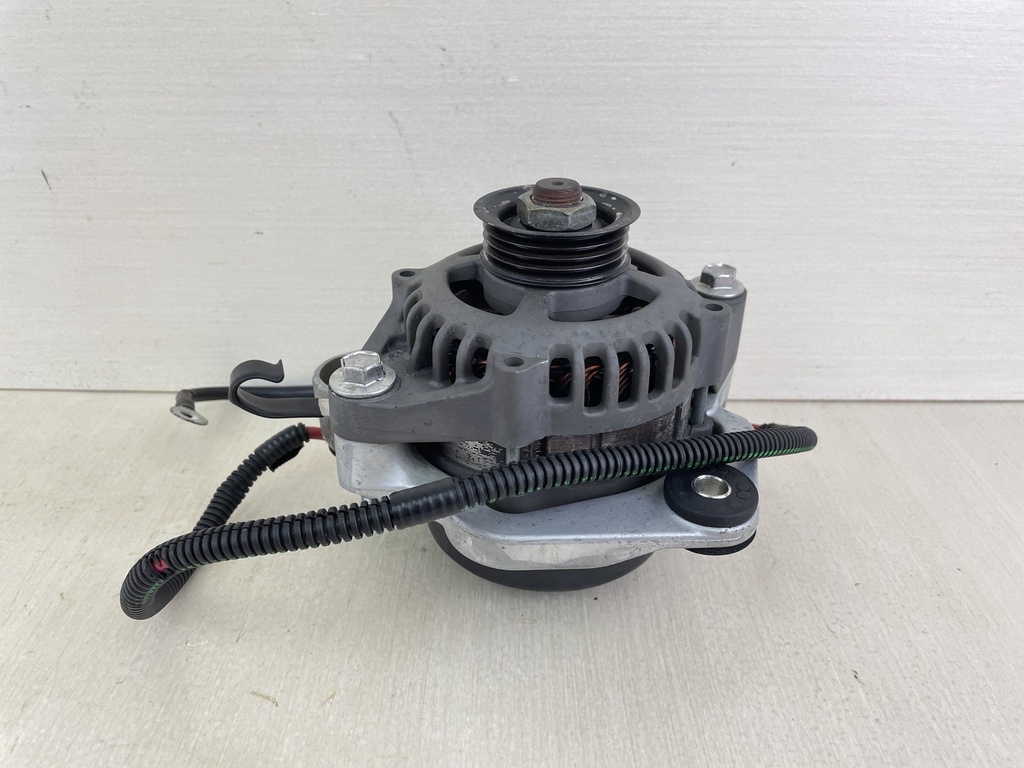 2000 Mercury 200 225 HP 2 Stroke Optimax Outboard Alternator Assembly 828506