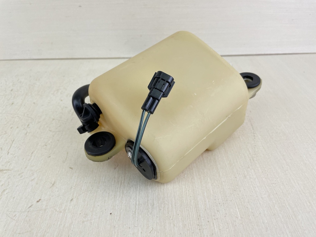 Mercury 200 225 250 300 HP 2 Stroke Outboard Oil Tank With Sensor 830889A4