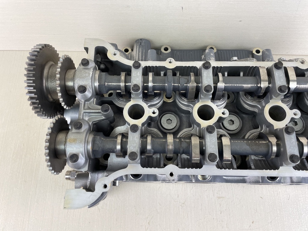 2007 Suzuki DF140 140HP 4 Stroke Outboard Cylinder Head Assembly 11100-90J11