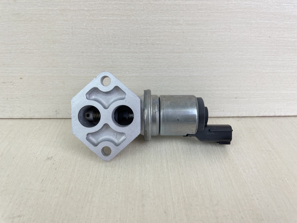 2007 suzuki 140HP 4 Stroke Outboard IAC Idle Air Control Valve 18137-77E00