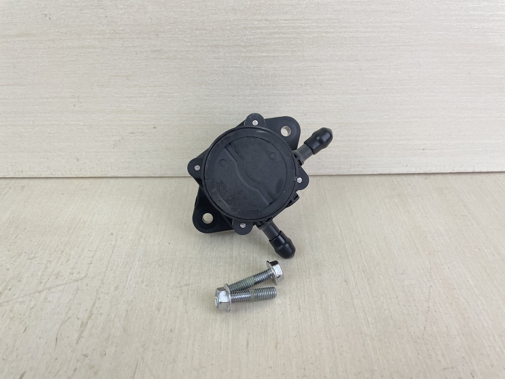 2007 Suzuki 140HP 4 Stroke Outboard Fuel Pump Assembly 15100-90J11