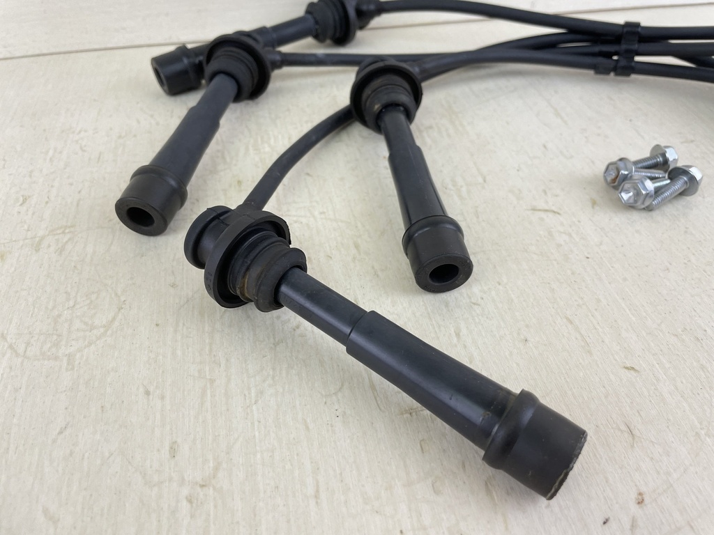 2007 Suzuki 140HP DF140 4 Stroke Outboard Ignition Coil Set With Plug Wires 