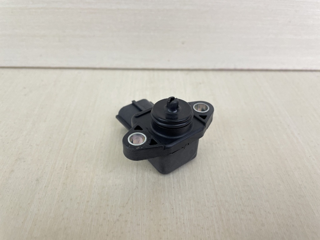 Suzuki DF 115 140 HP 4 Stroke Outboard MAP Pressure Sensor 18590-72F21