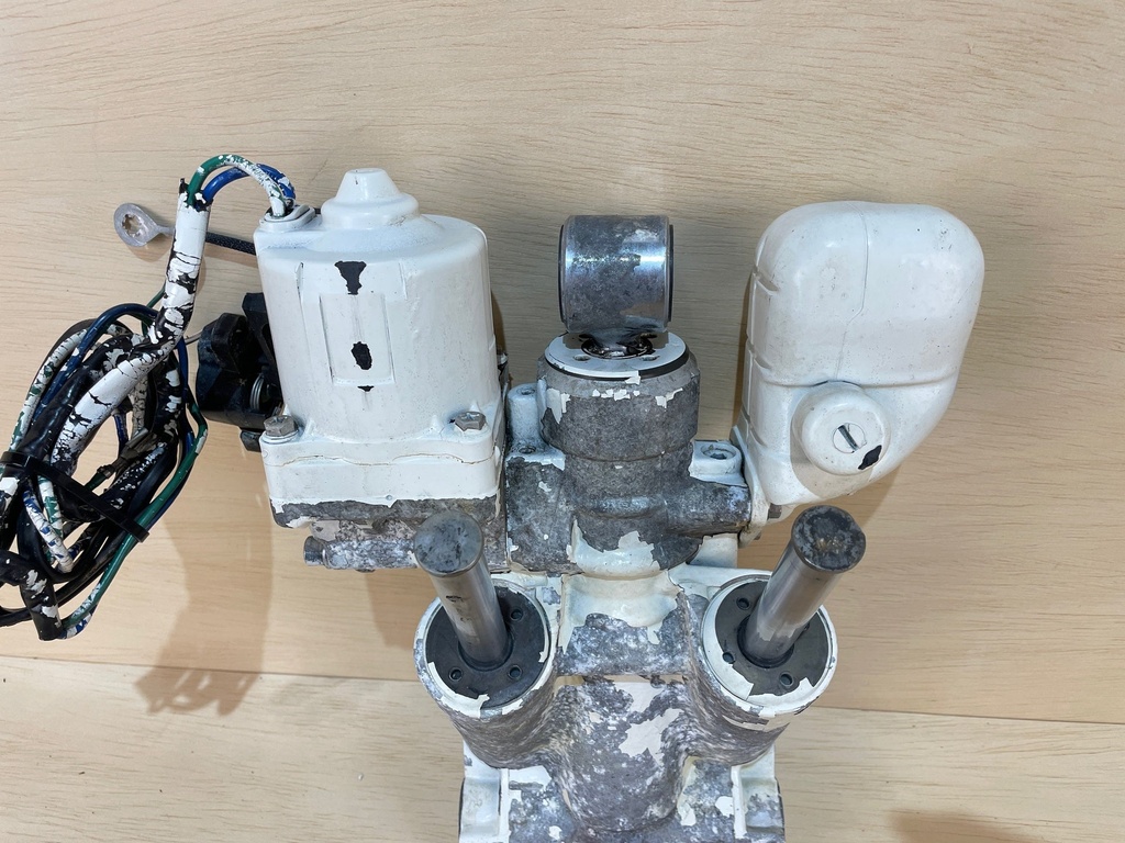 OMC Johnson Evinrude Hydraulic Power Trim & Tilt Assembly 60 - 300HP