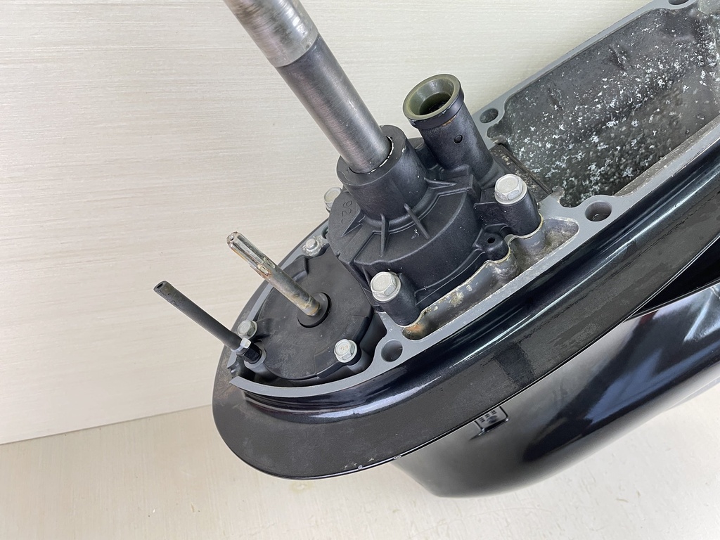 2002-2011 Suzuki DF 115 140 HP 4 Stroke Outboard 25" Lower Unit Gear Case RH