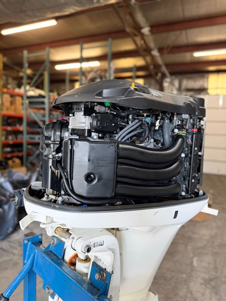 2014 Yamaha F300 300HP 4 Stroke Outboard Engine W/ 25" Shaft 1110 Hours
