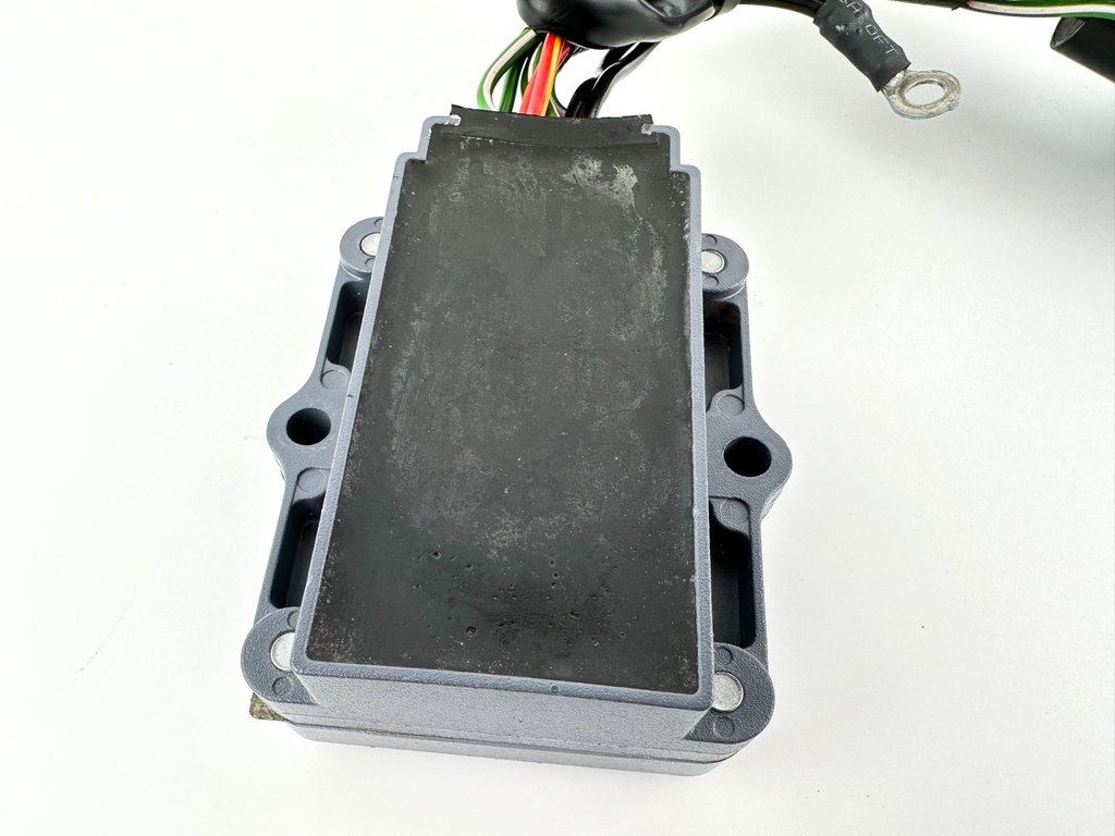 2002 Yamaha 200 HP 4 Stroke Outboard Rectifier & Regulator 69J-81960-01-00 OEM
