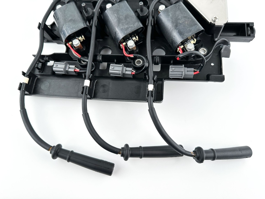2002 Yamaha 200 HP 4 Stroke Outboard Ignition Coil Set W/ Plate 69J-82310-00-00 OEM